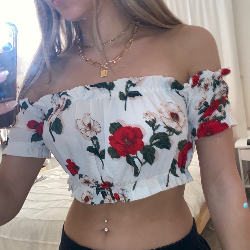 Floral Delicate Off the Shoulder Crop Top